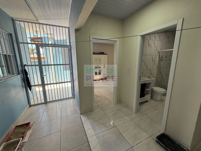 Casa Moderna com 3 Quartos e Quintal: 36ª foto da galeria de imagens do imóvel