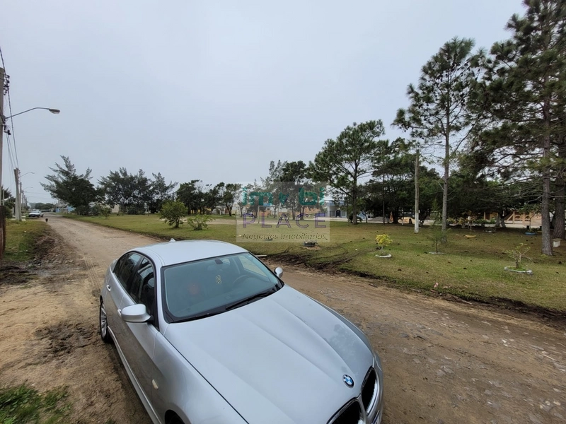 CASA COM PISCINA 2 DORMITÓRIOS EM NOVA TRAMANDAÍ: 3ª foto da galeria de imagens do imóvel