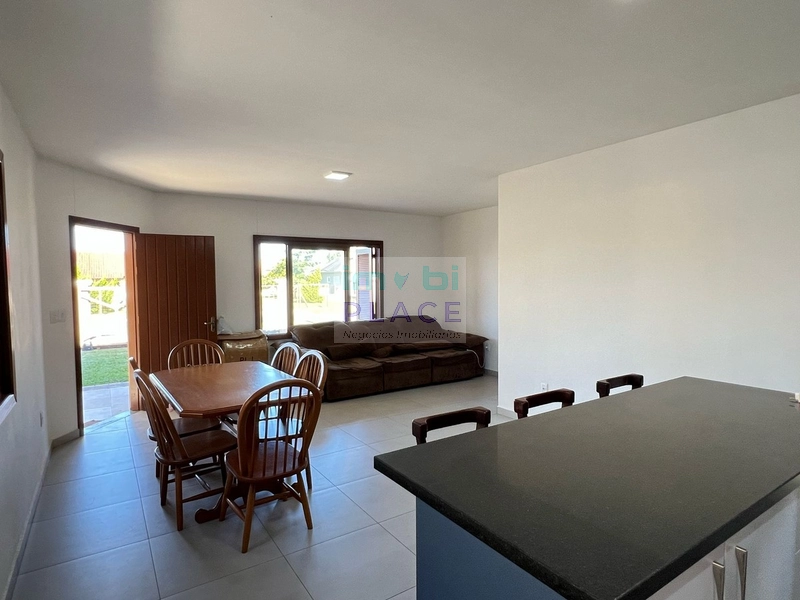 Casa à Venda: 2ª foto da galeria de imagens do imóvel