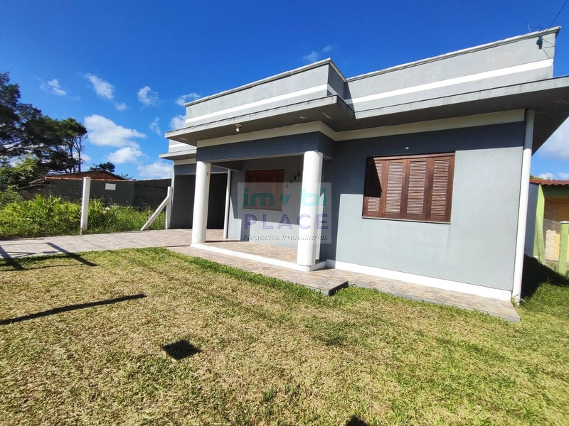Casa com piscina: 2ª foto da galeria de imagens do imóvel