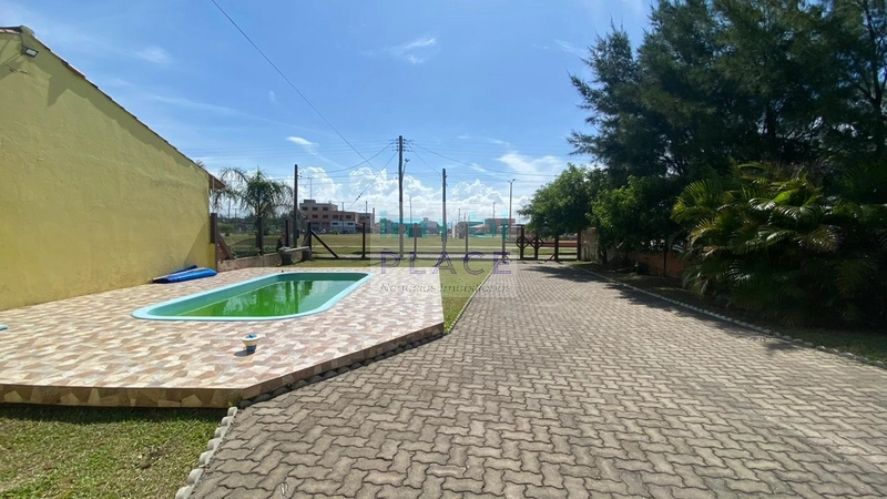 Linda residência está localizada a apenas 300 metros do mar em Pinhal: 3ª foto da galeria de imagens do imóvel