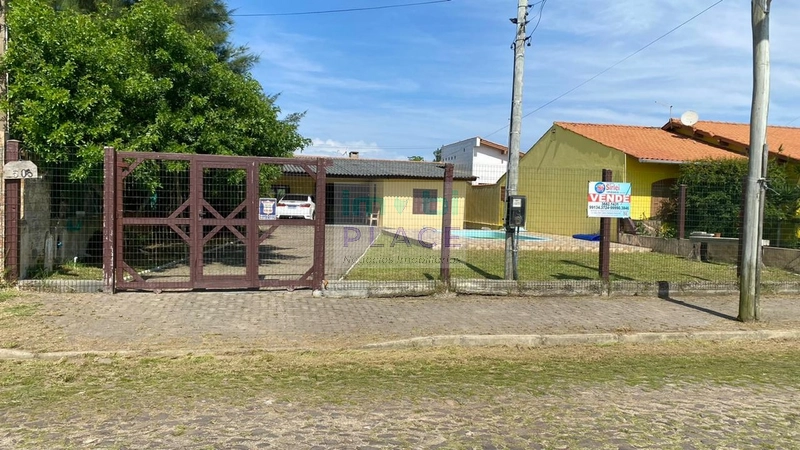 Linda residência está localizada a apenas 300 metros do mar em Pinhal: 2ª foto da galeria de imagens do imóvel