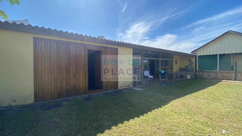 Linda residência está localizada a apenas 300 metros do mar em Pinhal: 13ª foto da galeria de imagens do imóvel