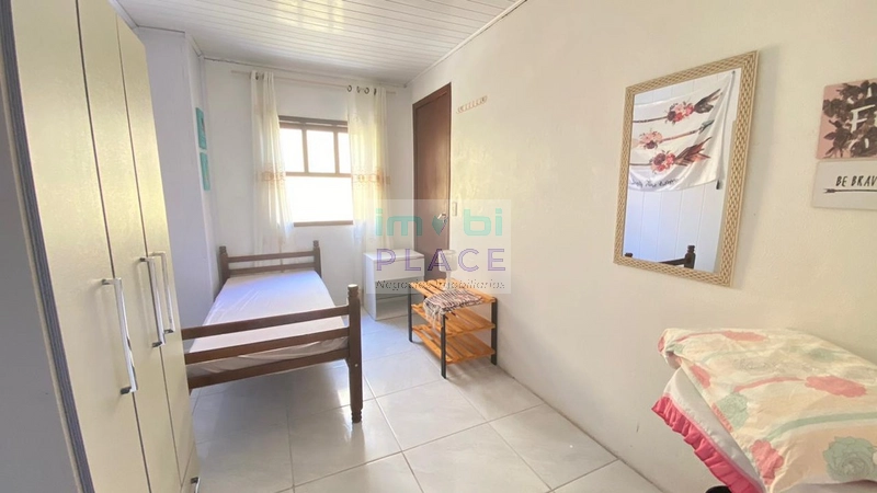 Linda residência está localizada a apenas 300 metros do mar em Pinhal: 25ª foto da galeria de imagens do imóvel