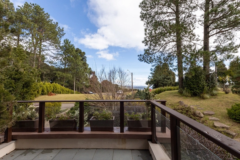 Uma residência singular para viver Gramado em sua melhor expressão.: 23ª foto da galeria de imagens do imóvel