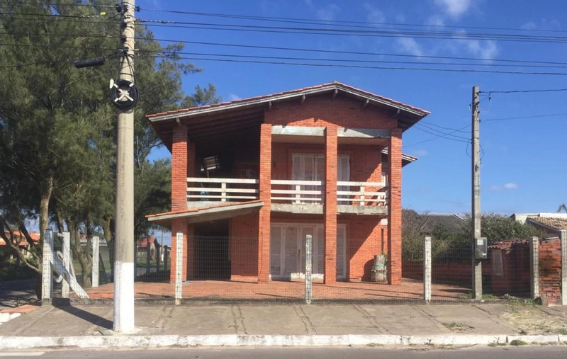 Sobrado de Tijolos à Vista na Avenida Beira Mar: 22ª foto da galeria de imagens do imóvel