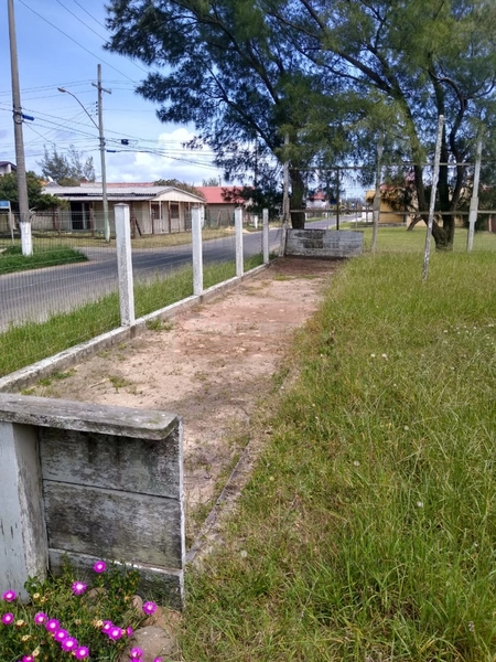 Sobrado de Tijolos à Vista na Avenida Beira Mar: 16ª foto da galeria de imagens do imóvel