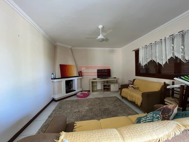 Casa em Atlâtida sul com 03 dormitórios, e com piscina.: 5ª foto da galeria de imagens do imóvel