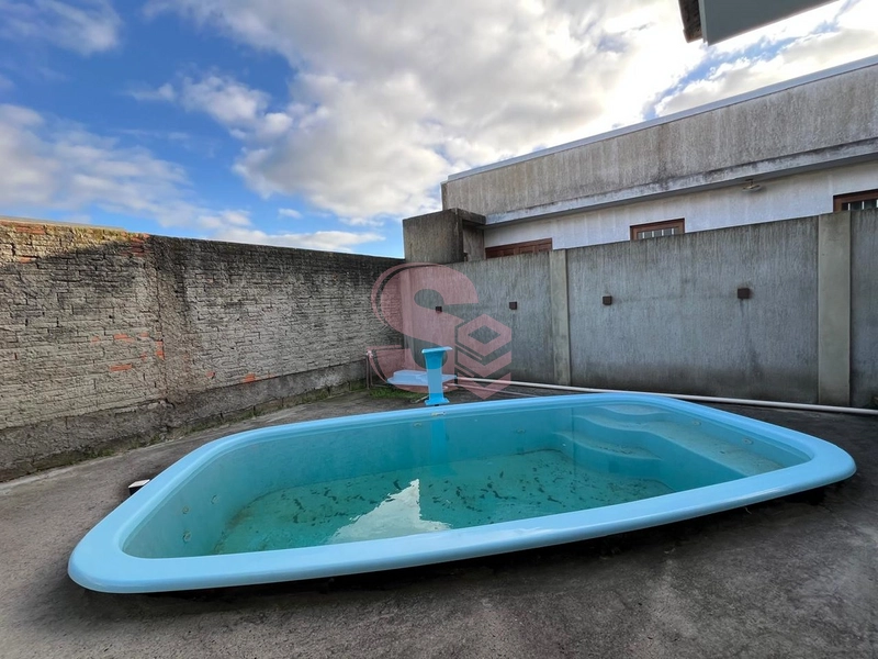 Casa à Venda – 3 Dormitórios com Piscina e Laje em Concreto: 15ª foto da galeria de imagens do imóvel
