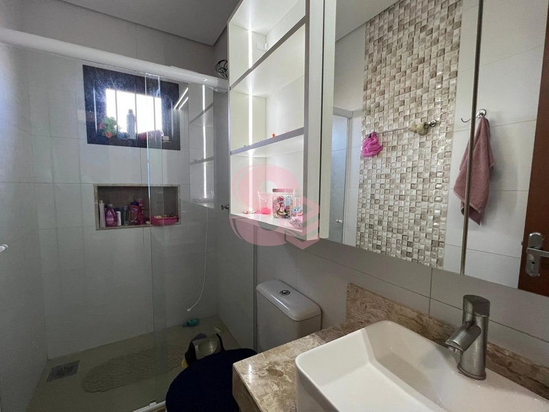 Casa à Venda – 3 Dormitórios com Piscina e Laje em Concreto: 2ª foto da galeria de imagens do imóvel