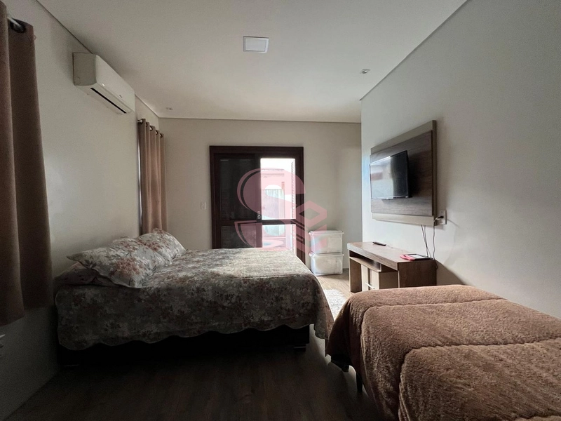 Casa à Venda – 3 Dormitórios com Piscina e Laje em Concreto: 5ª foto da galeria de imagens do imóvel