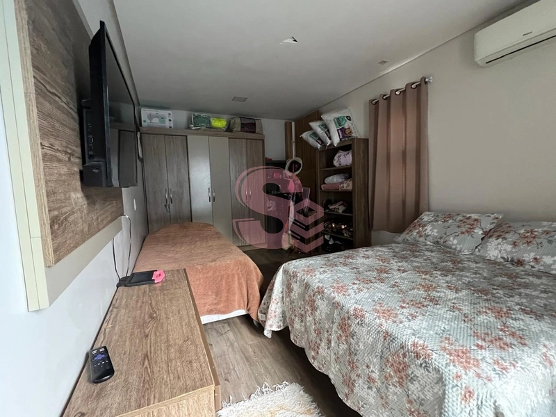 Casa à Venda – 3 Dormitórios com Piscina e Laje em Concreto: 13ª foto da galeria de imagens do imóvel