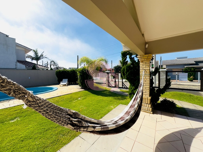 LINDO IMÓVEL À 100M DO MAR! ÁREA COM 600m2!: 59ª foto da galeria de imagens do imóvel