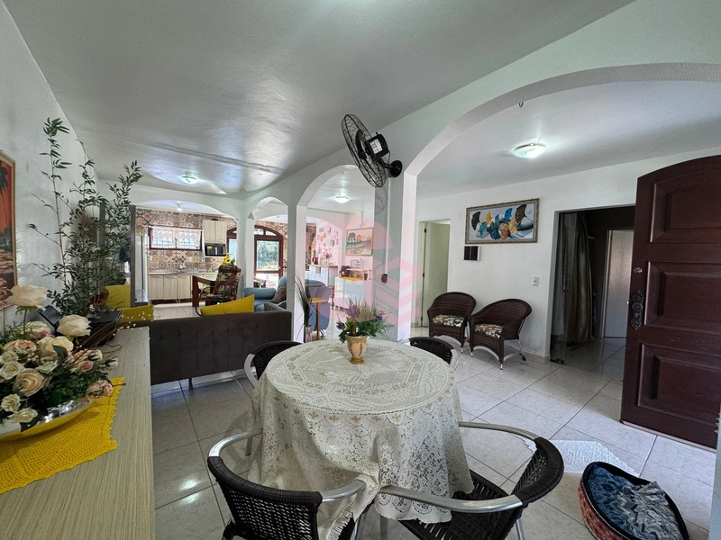 Casa 50 metros do mar.: 4ª foto da galeria de imagens do imóvel