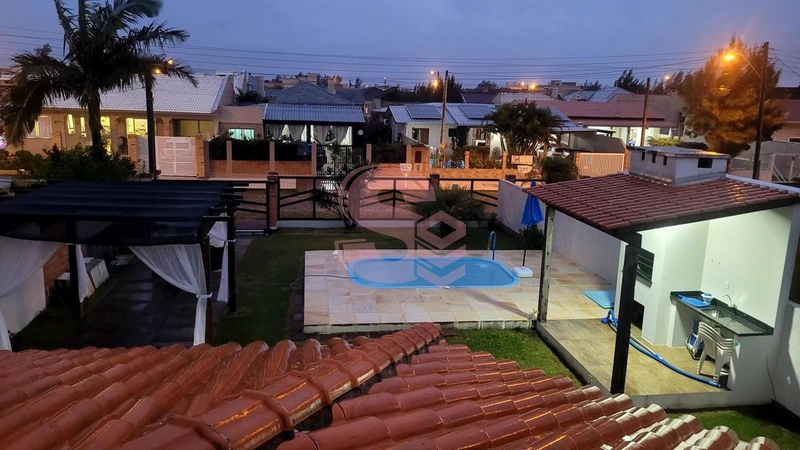Sobrado a venda em Atlântida Sul: 10ª foto da galeria de imagens do imóvel