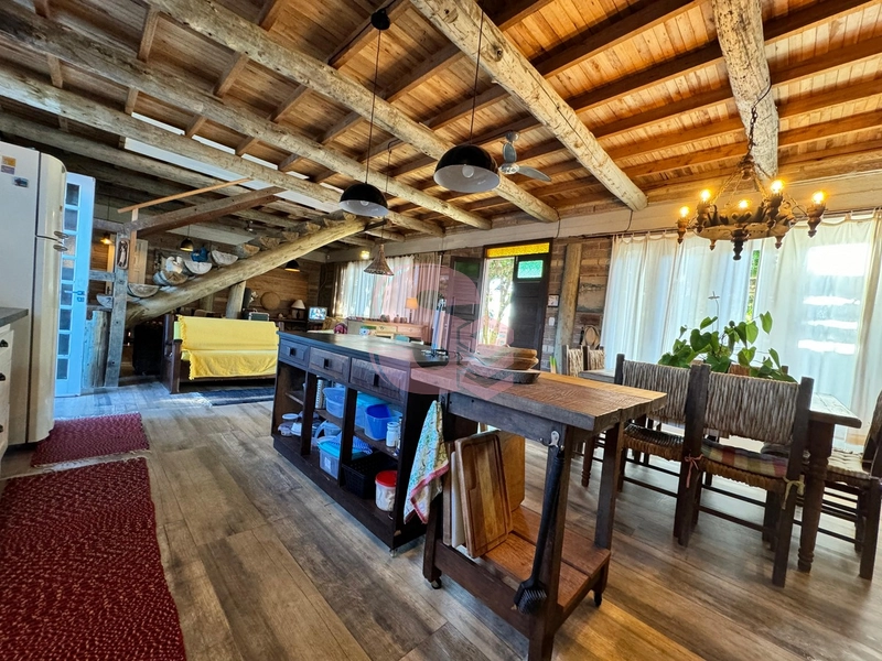 CASA RÚSTICA EM PEDRA E MADEIRA!: 11ª foto da galeria de imagens do imóvel