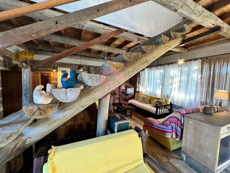 CASA RÚSTICA EM PEDRA E MADEIRA!: 14ª foto da galeria de imagens do imóvel