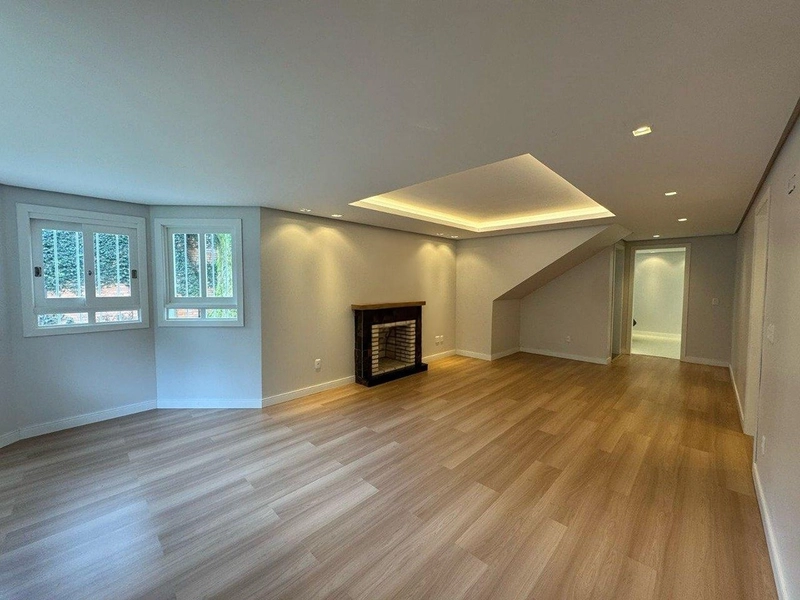 Casa 5 dormitórios a poucos metros Lago Negro - Gramado: 24ª foto da galeria de imagens do imóvel