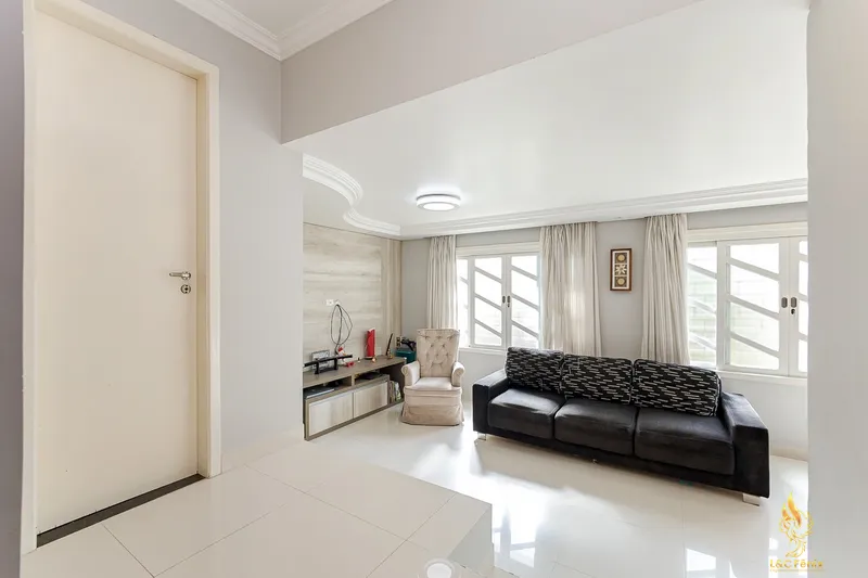 CASA EM COLOMBO: 8ª foto da galeria de imagens do imóvel