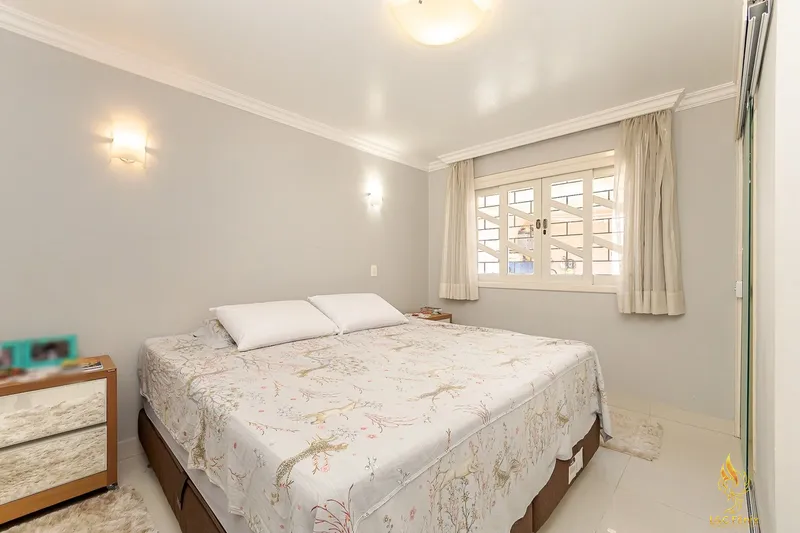 CASA EM COLOMBO: 20ª foto da galeria de imagens do imóvel