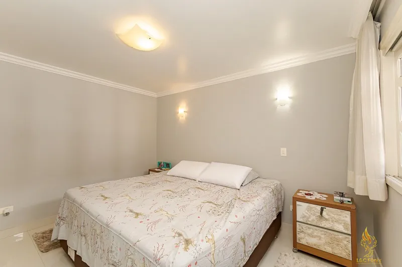 CASA EM COLOMBO: 16ª foto da galeria de imagens do imóvel