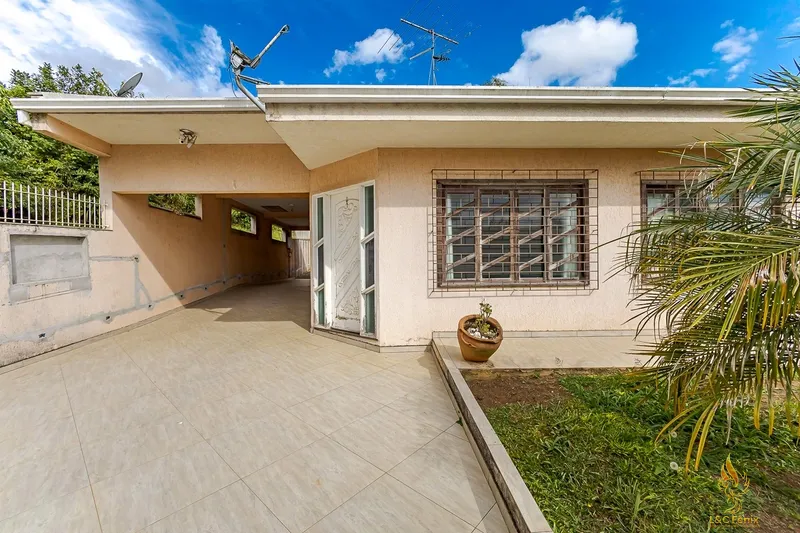 CASA EM COLOMBO: 2ª foto da galeria de imagens do imóvel