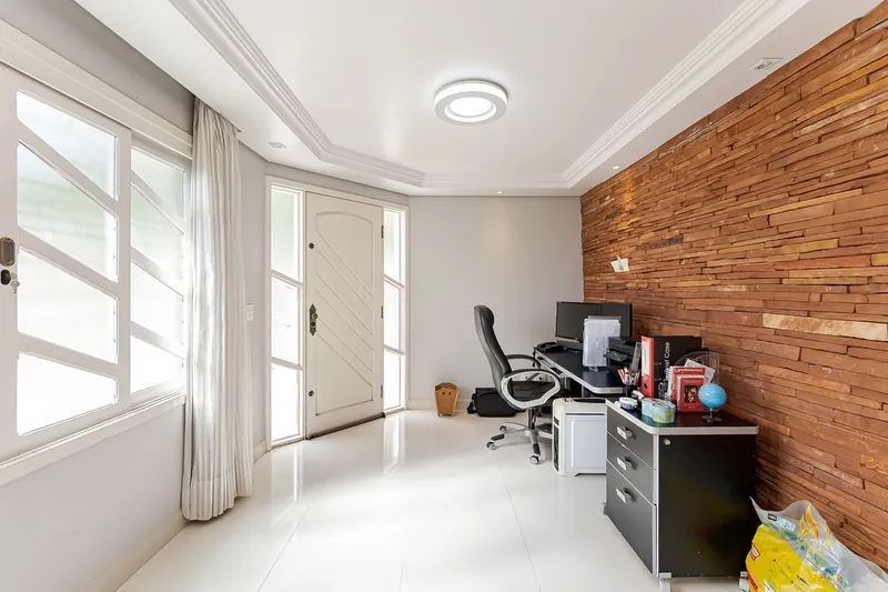 CASA EM COLOMBO: 6ª foto da galeria de imagens do imóvel