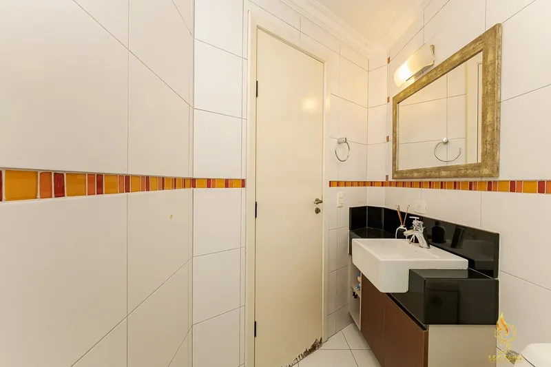 CASA EM COLOMBO: 25ª foto da galeria de imagens do imóvel