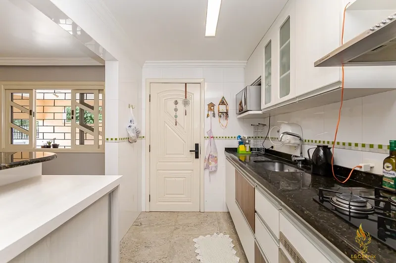 CASA EM COLOMBO: 32ª foto da galeria de imagens do imóvel