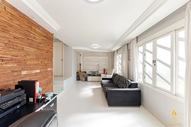CASA EM COLOMBO: 10ª foto da galeria de imagens do imóvel