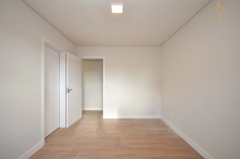 TRIPLEX MERCÊS: 6ª foto da galeria de imagens do imóvel
