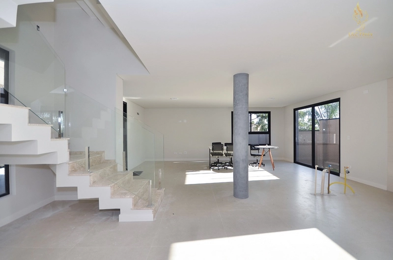 TRIPLEX MERCÊS: 3ª foto da galeria de imagens do imóvel