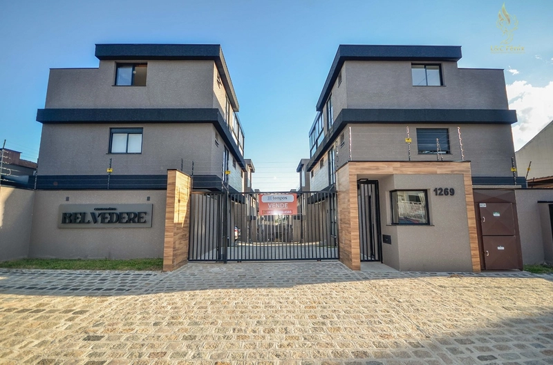 TRIPLEX MERCÊS: 1ª foto da galeria de imagens do imóvel