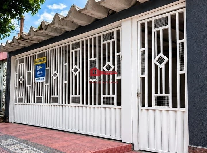 Casa grande 2 dormitórios para locação amplos espaços: 1ª foto da galeria de imagens do imóvel