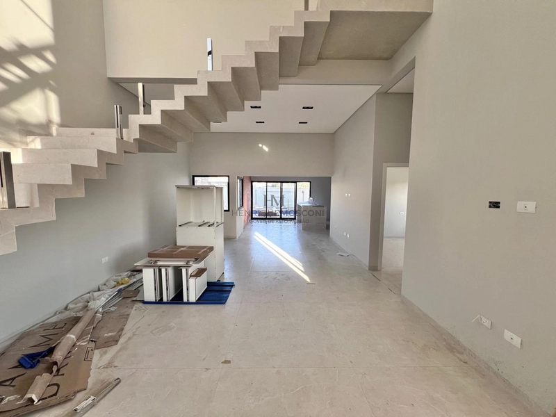 Sobrado a venda no Arangua: 2ª foto da galeria de imagens do imóvel
