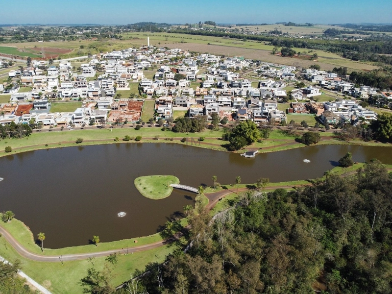 Maravilhosa casa à venda no Condomínio Sun Lake: 30ª foto da galeria de imagens do imóvel