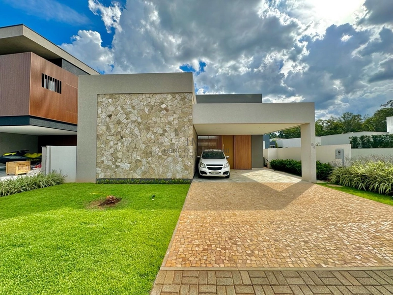 Linda casa térrea no Alphaville 2: 1ª foto da galeria de imagens do imóvel