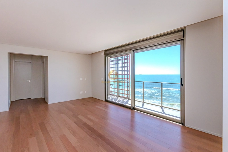Cobertura frente mar no Tirreno Rezidensiale na Praia Brava: 11ª foto da galeria de imagens do imóvel