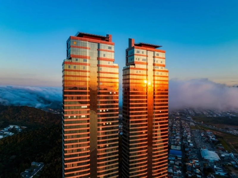 Apartamento   no Edifício YACHTHOUSE  em Balneário camboriú: 1ª foto da galeria de imagens do imóvel