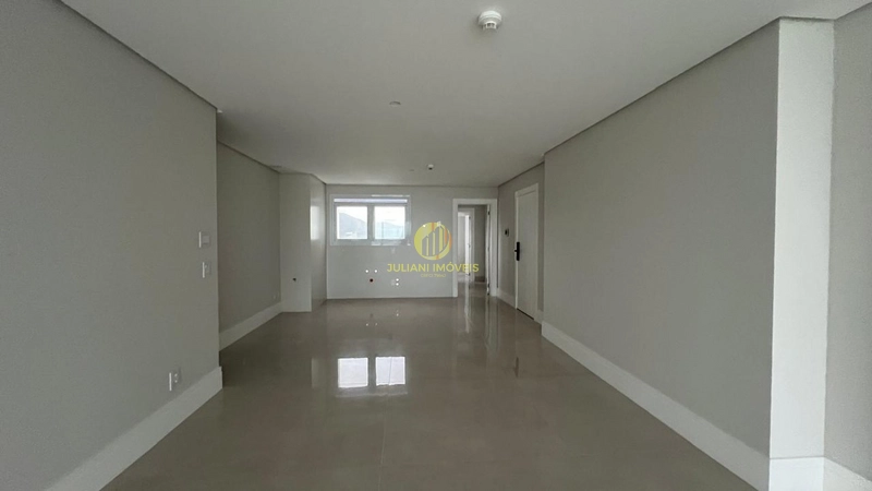 Apartamento no Edifício One Tower: 8ª foto da galeria de imagens do imóvel