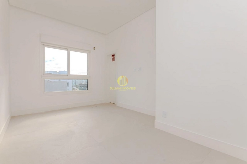 Apartamento com 3 suítes na Praia dos Amores: 9ª foto da galeria de imagens do imóvel