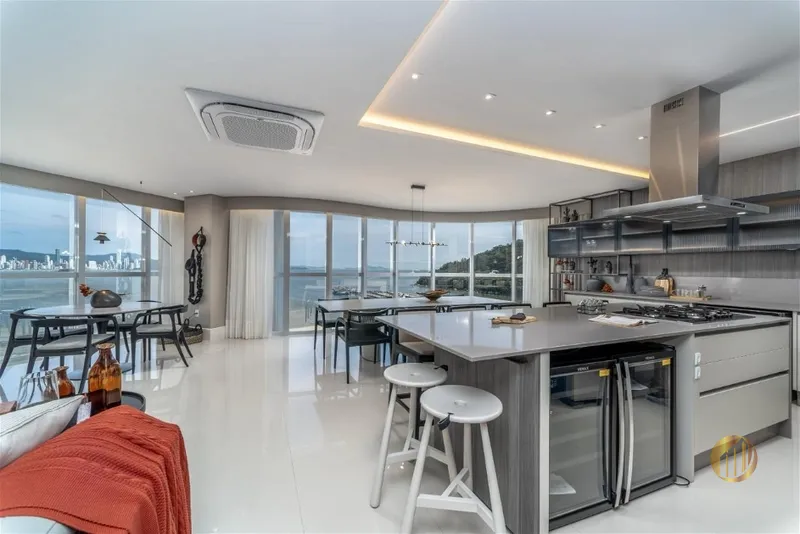 Ed. Ibiza Tower Frente Mar em Balneário Camboriú: 1ª foto da galeria de imagens do imóvel