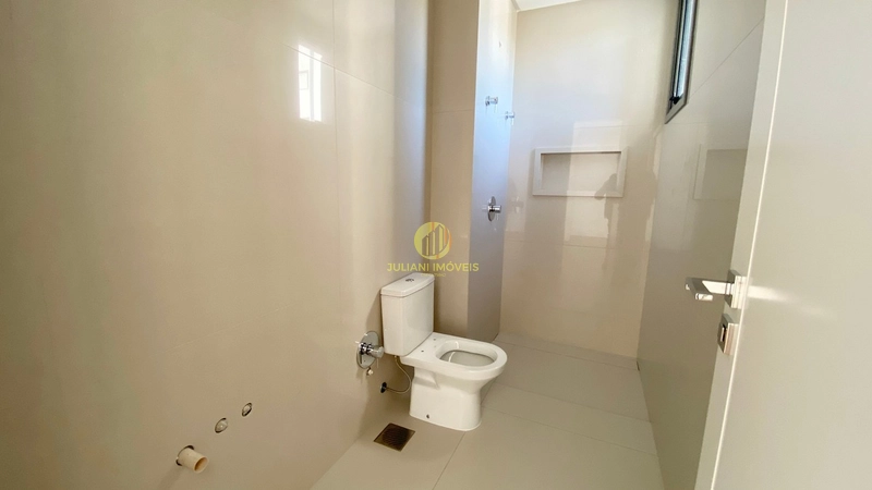 Apartamento no Ed. Pharos em Balneário Camboriú: 3ª foto da galeria de imagens do imóvel