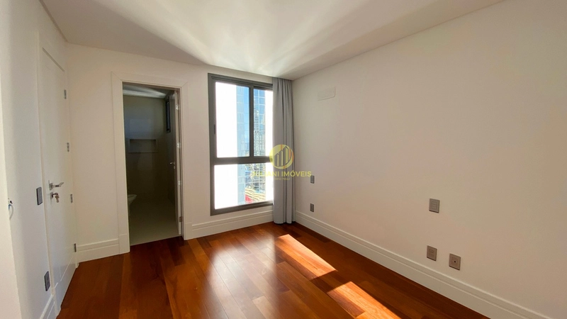 Apartamento no Ed. Pharos em Balneário Camboriú: 17ª foto da galeria de imagens do imóvel
