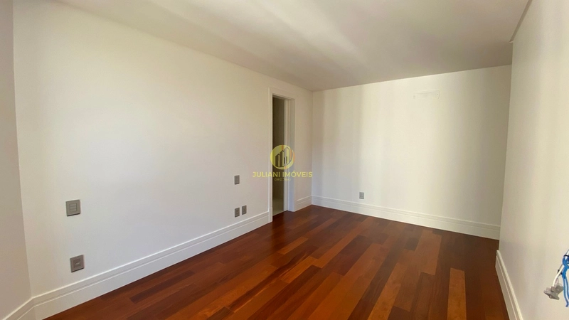 Apartamento no Ed. Pharos em Balneário Camboriú: 16ª foto da galeria de imagens do imóvel
