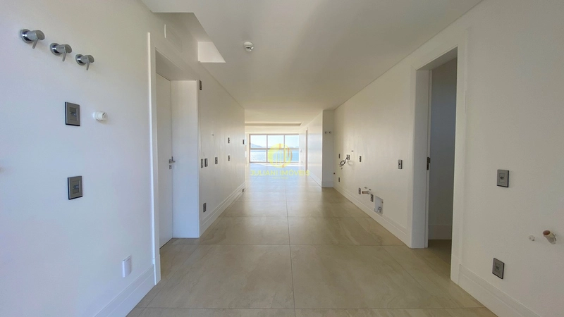 Apartamento no Ed. Pharos em Balneário Camboriú: 30ª foto da galeria de imagens do imóvel