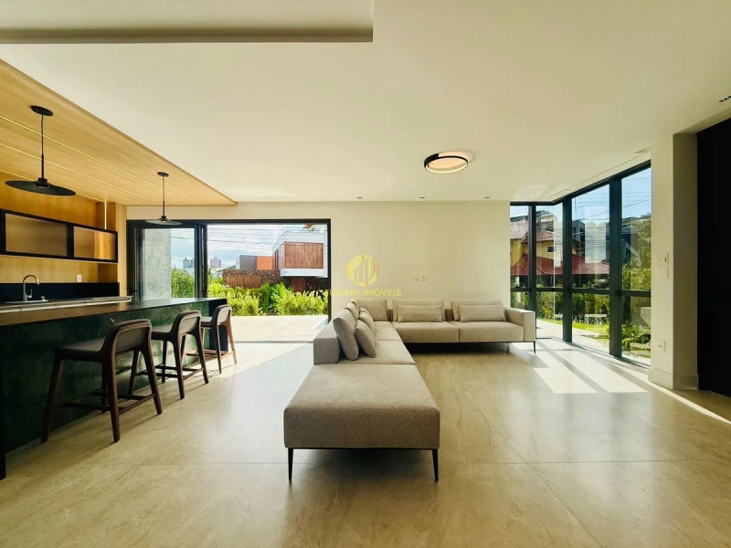 Casa no Condomínio Haras do Rio do Ouro na Praia Brava: 5ª foto da galeria de imagens do imóvel