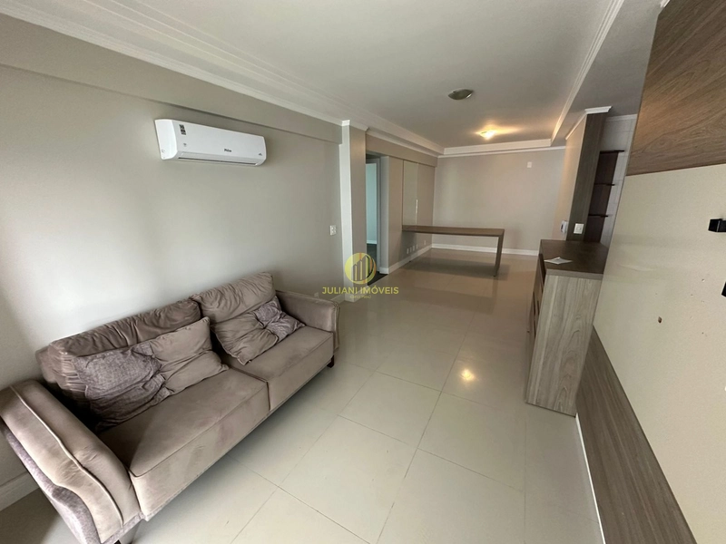 Apartamento no Ed. Emerald na Praia Brava: 3ª foto da galeria de imagens do imóvel