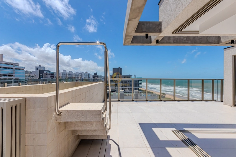 Cobertura lateral mar no Tirreno Rezidensiale na Praia Brava: 13ª foto da galeria de imagens do imóvel