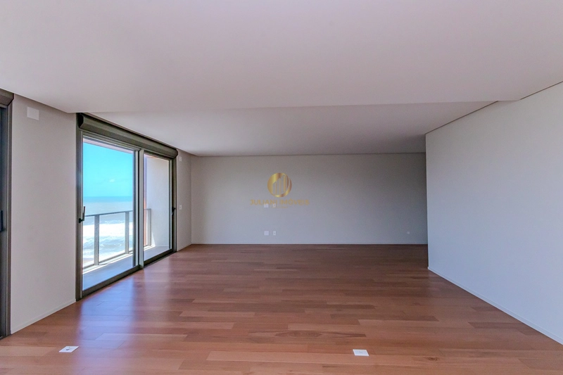Cobertura lateral mar no Tirreno Rezidensiale na Praia Brava: 30ª foto da galeria de imagens do imóvel